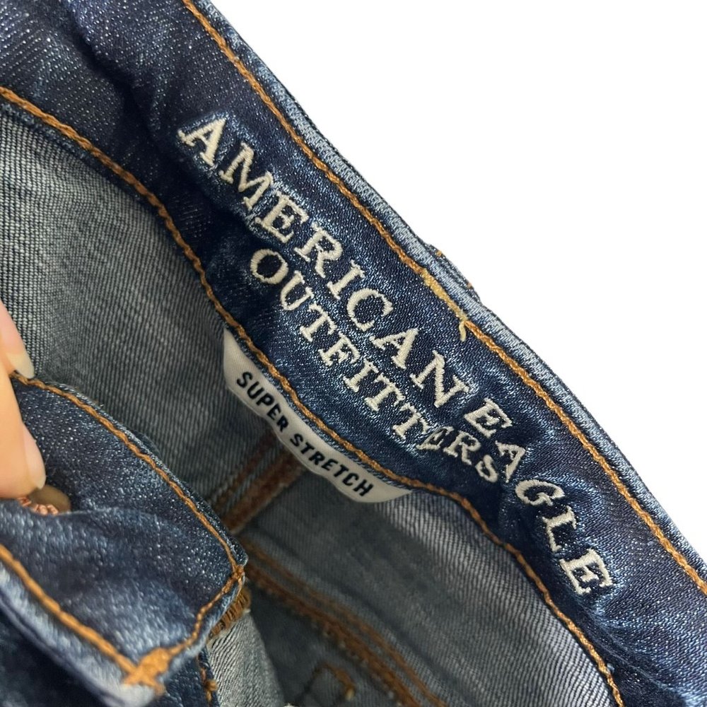 American Eagle Dark Wash Distressed Mid Rise Jegging Super Stretch Cut Off Short - Picture 2 of 7